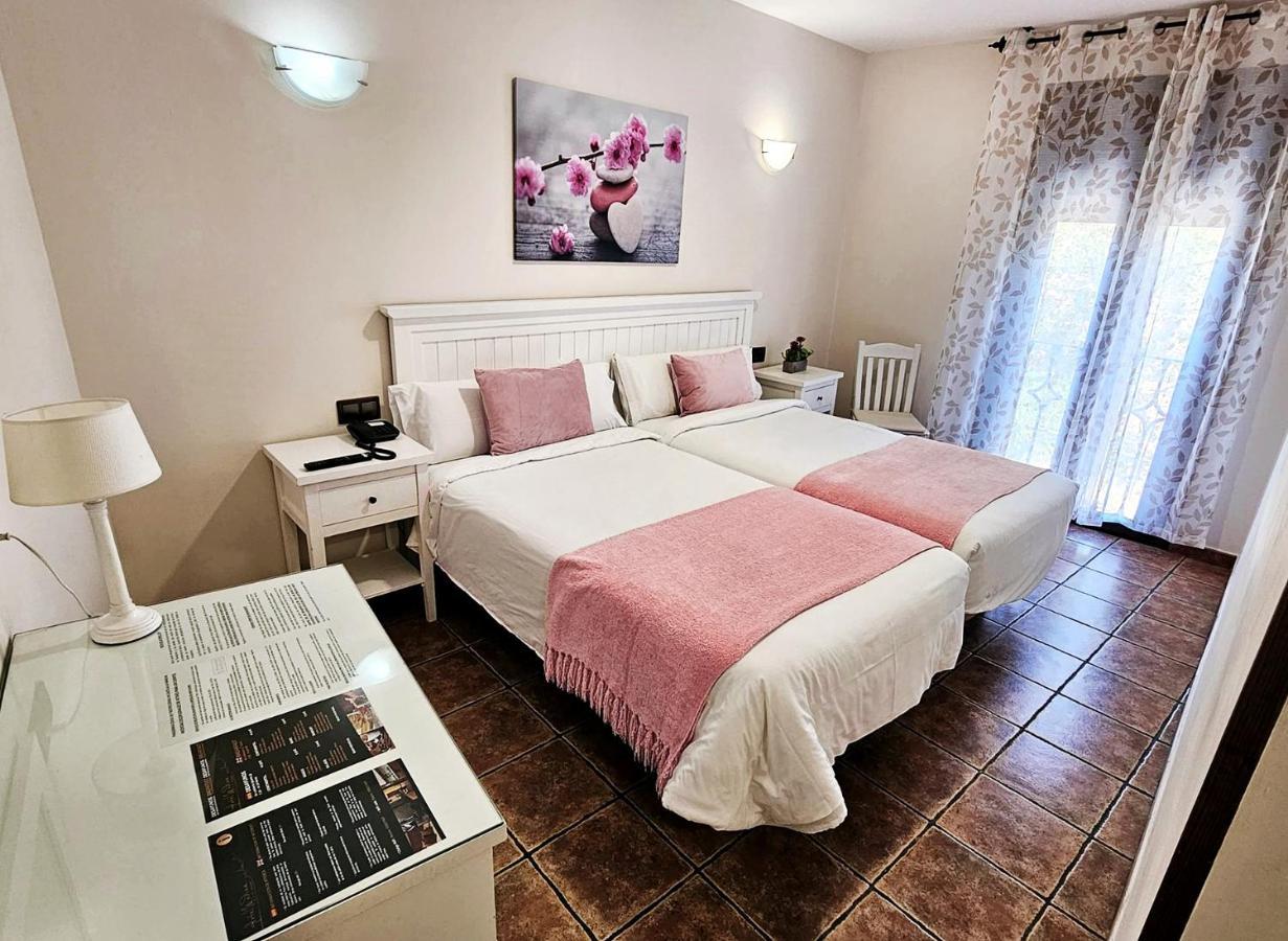 Hotel Medina De Toledo Exteriör bild