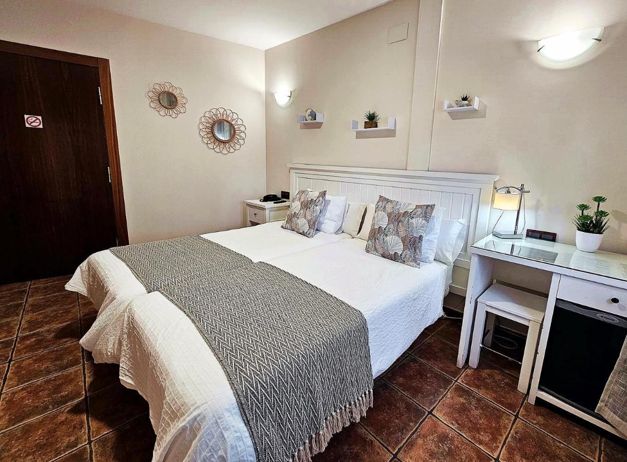 Hotel Medina De Toledo Exteriör bild